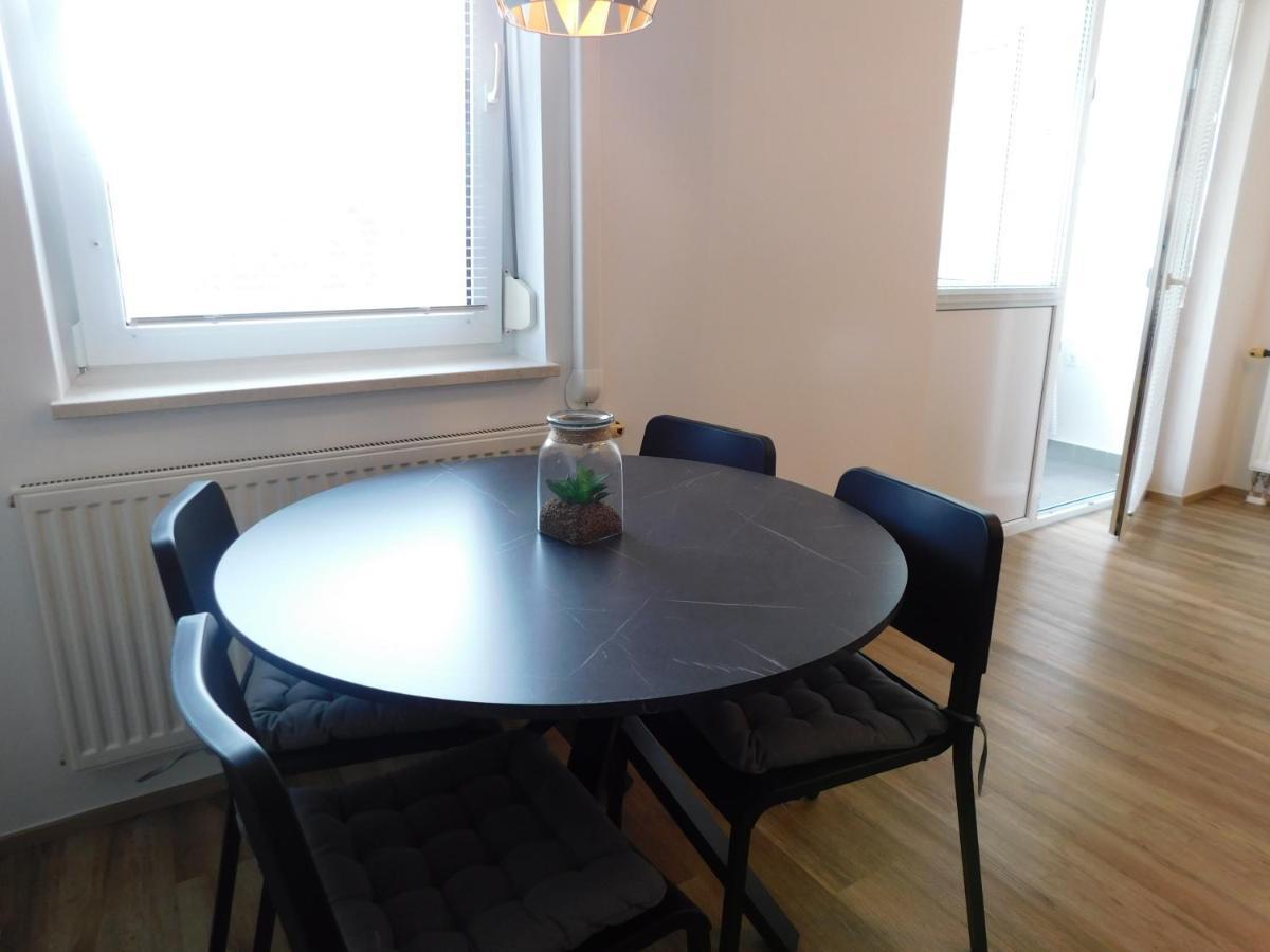 Elegant Poklukarjeva Street Appartement